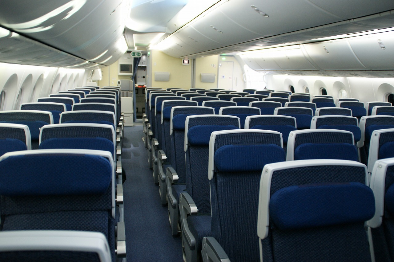 ANA787の初期シート。当時は横8列だった